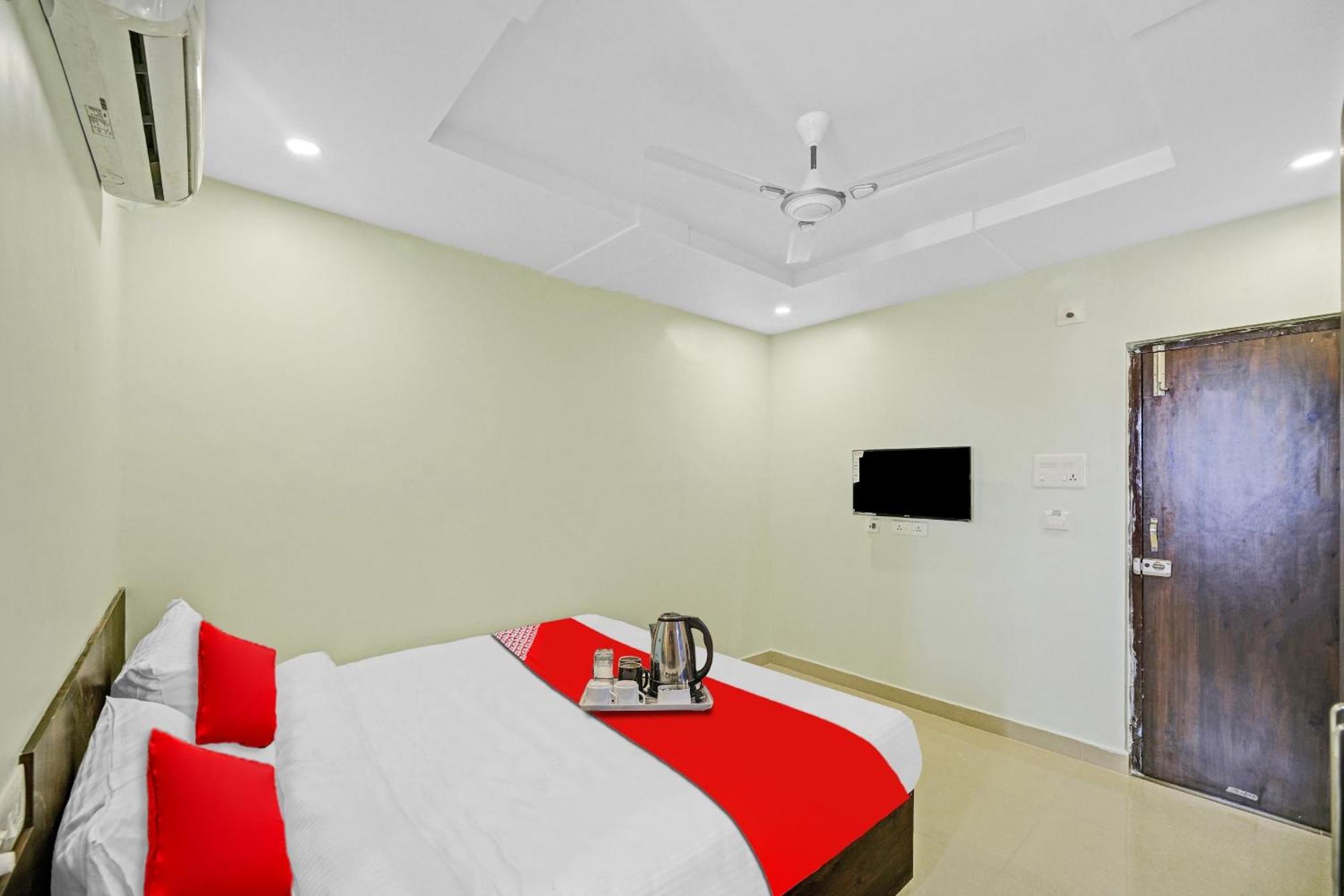 Hotel O Vrk Residency Kurmannapalem ภายนอก รูปภาพ