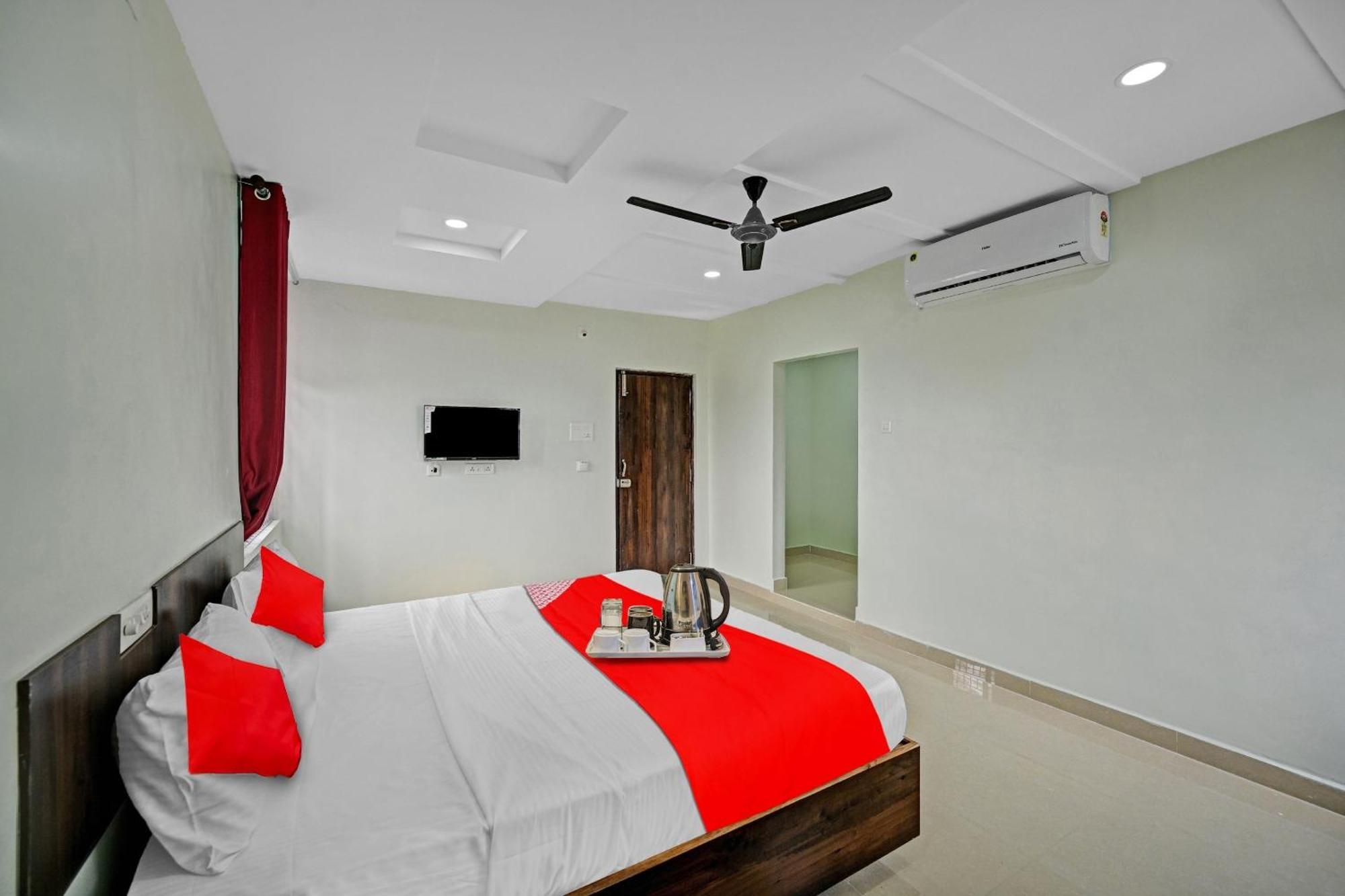 Hotel O Vrk Residency Kurmannapalem ภายนอก รูปภาพ