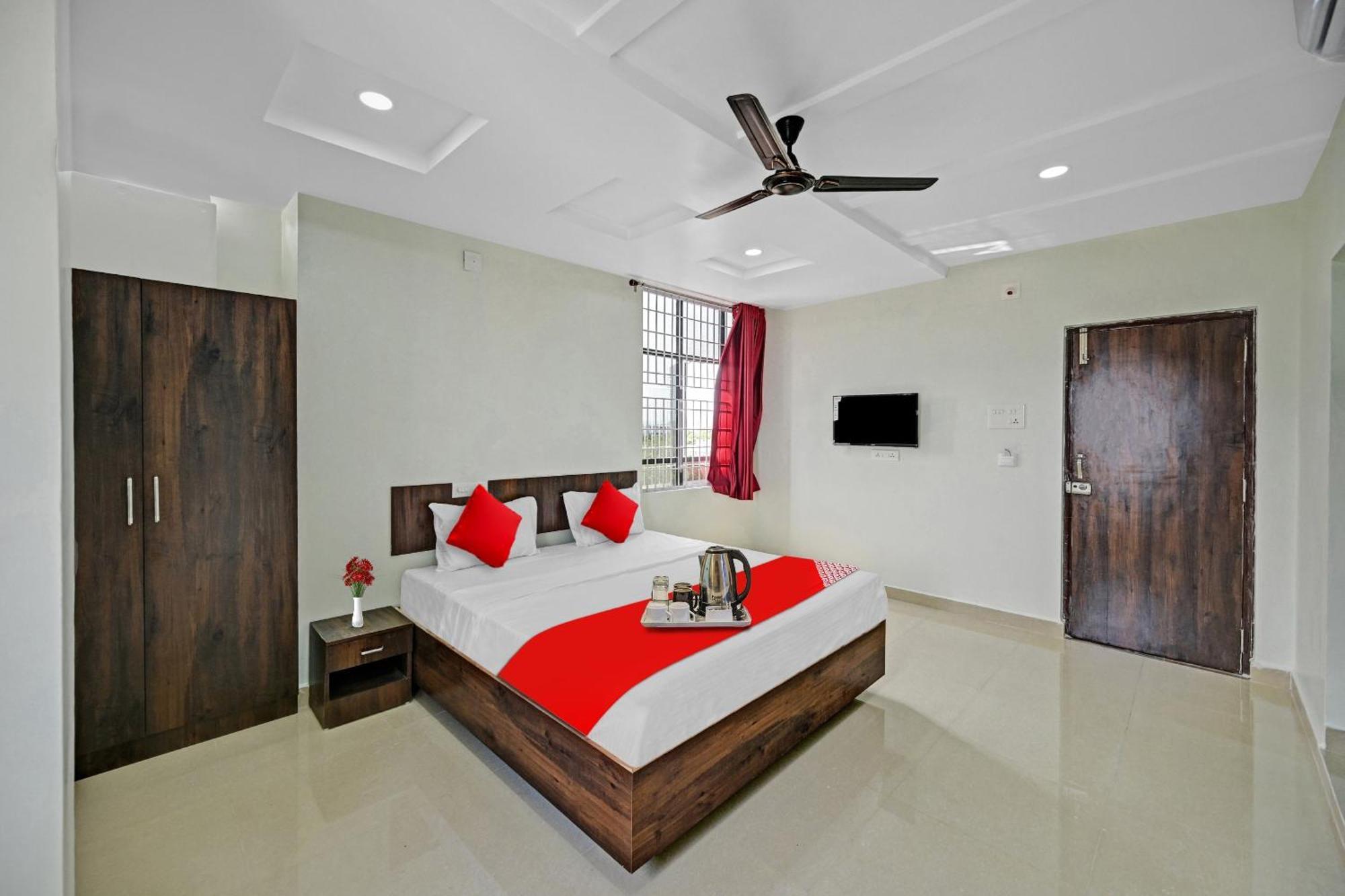 Hotel O Vrk Residency Kurmannapalem ภายนอก รูปภาพ