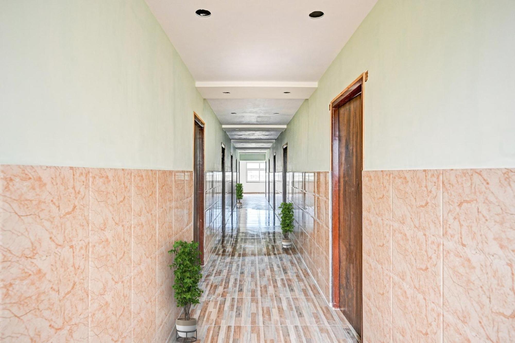 Hotel O Vrk Residency Kurmannapalem ภายนอก รูปภาพ